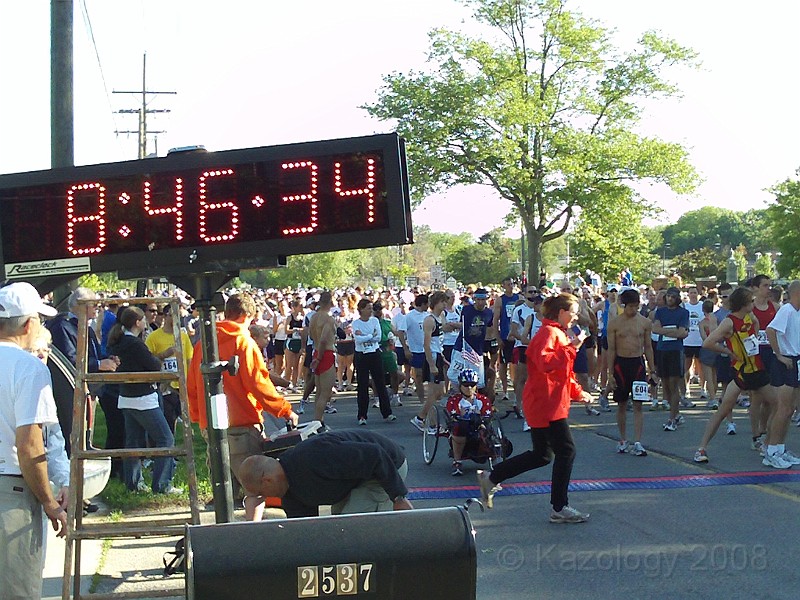 DexterA2 252.jpg - The Ann Arbor Track Club (AATC) hosts the annual Dexter to Ann Arbor Half Marathon run. These photos are the 2009 run.